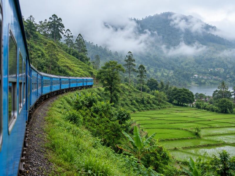 Train travelling from Colombo to Kandy